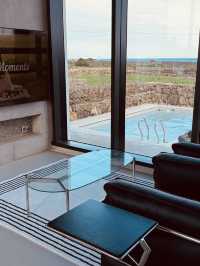 Seamless High-Tech Amenities and Sensory Comfort