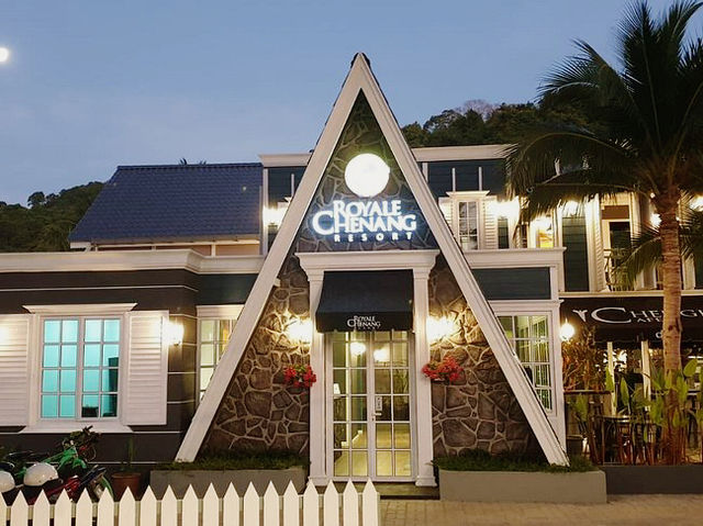 Cozy Island Stay at Royale Chenang Resort 🌴🌞✨