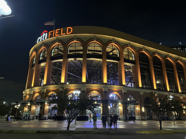 뉴욕의 황금빛 저녁, 시티필드에서 본 감동의 야구 경기