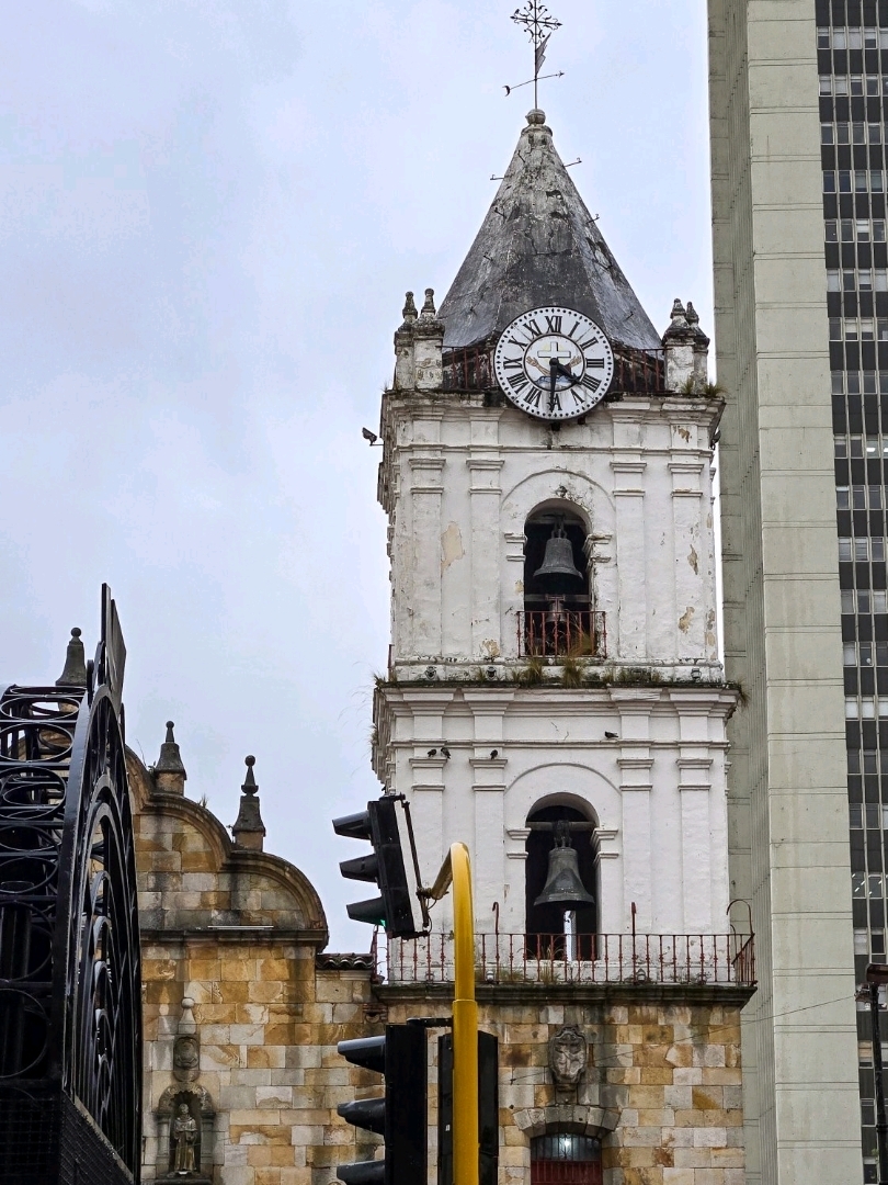 Exploring Plaza de Bolívar in Bogotá, Colombia