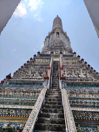 An Incredibly Beautiful and Impressive Temple - This is...