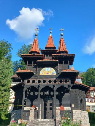 Sovata: Transylvania’s Bear-Lake Thermal Paradise