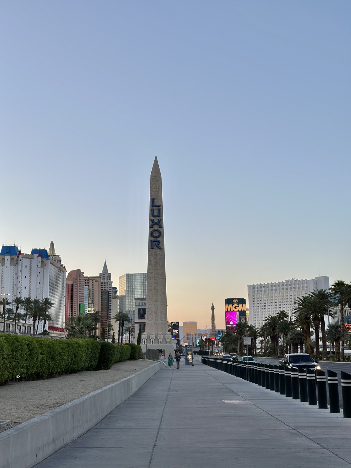 Welcome to Fabulous Las Vegas' Sign - Take Home a Memory With a Photo at  this Iconic Landmark – Go Guides