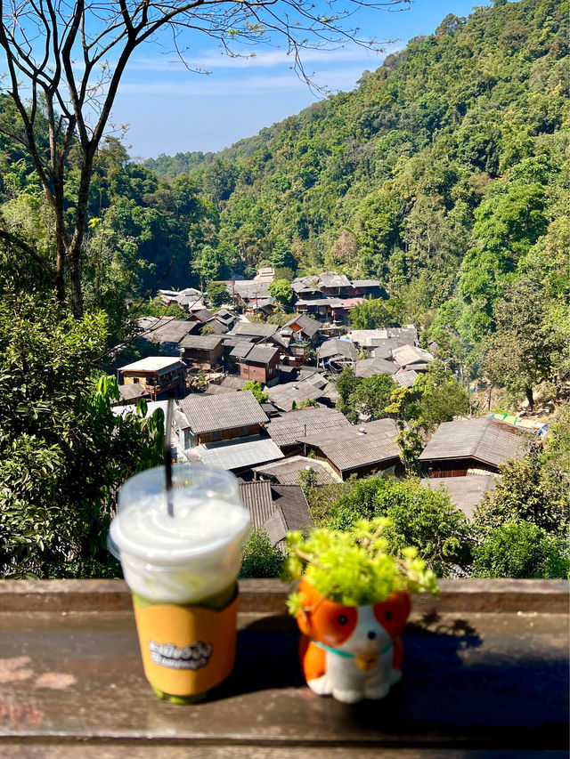 🏞️🚶‍♂️ Exploring Mae Kampong