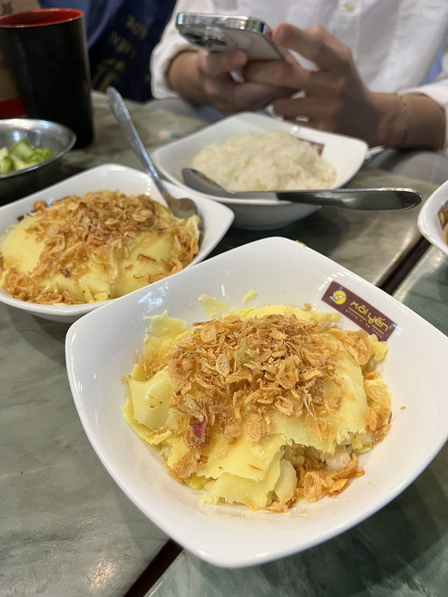 When in Vietnam, eat like the Vietnamese! - Xôi for breakfast