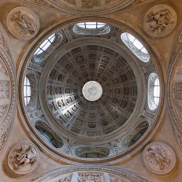 The Wawel Cathedral (Katedra Wawelska) 