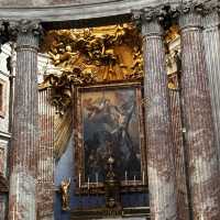 This gorgeous church is FREE to visit in Rome 🇮🇹