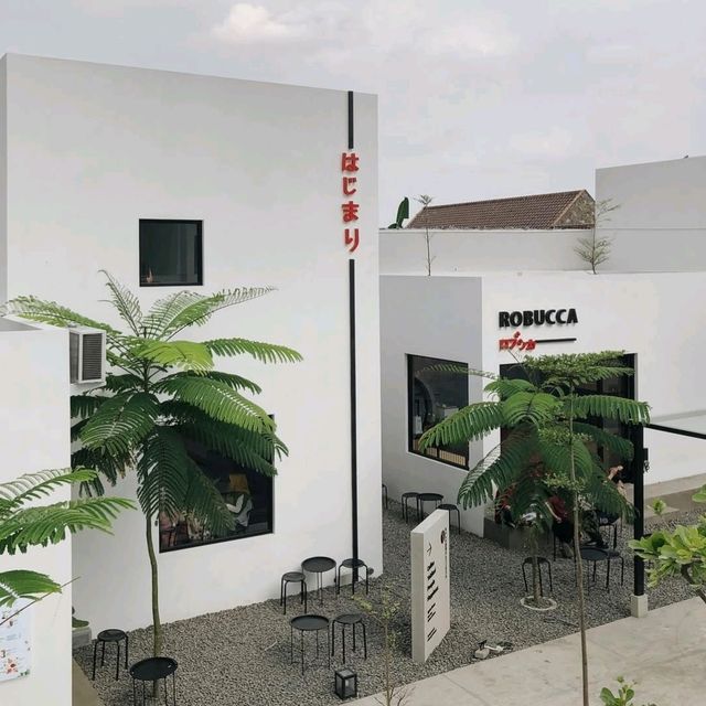 DIORAMA FOOD THEATER