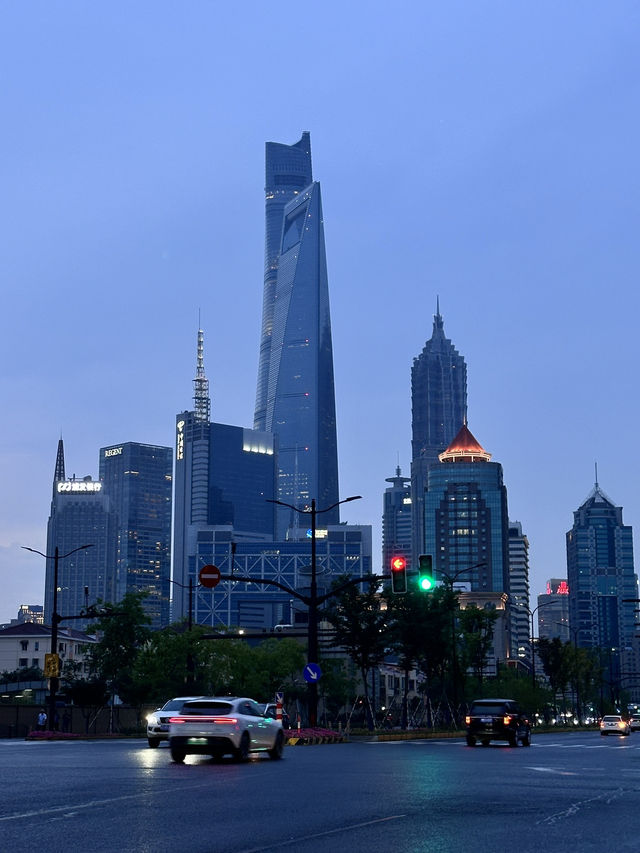 Guide to Shanghai: A Modern Metropolis with Rich History 🇨🇳