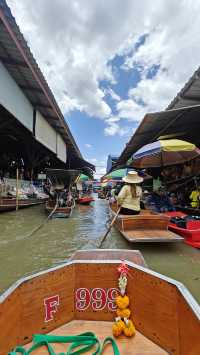 Damnoen Saduak Floating Market: A Classic Thai Day Trip 🚤🥭