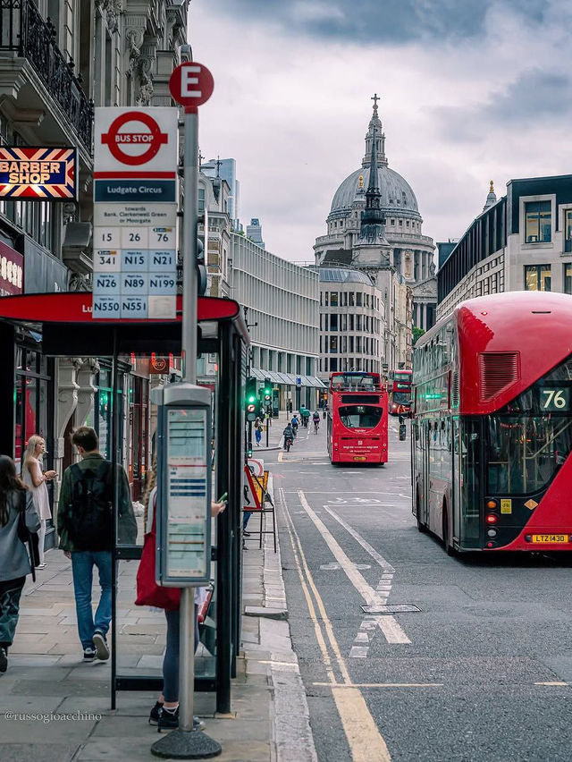 🎡 London – Where Royal Heritage Meets Modern Pulse