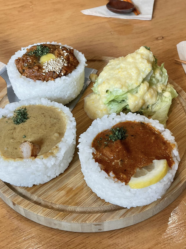 🍛 신촌에서의 느긋한 점심과 감성 가득한 오후