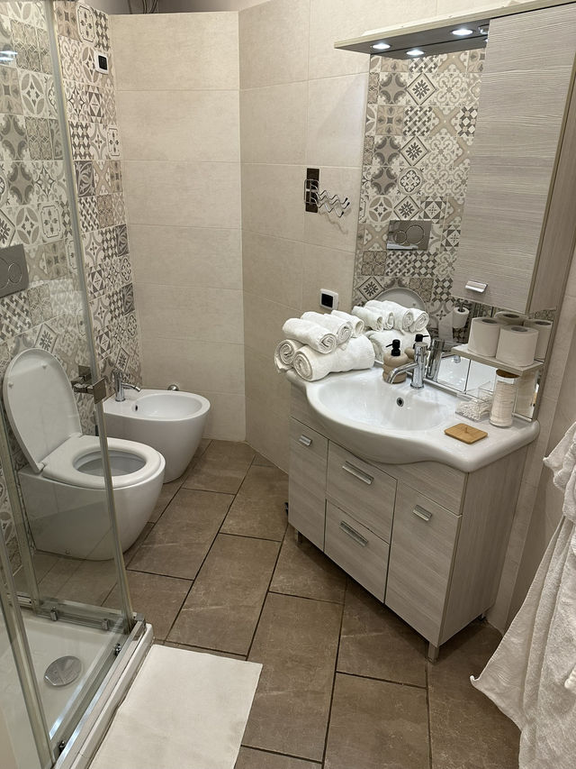 B&B Hotel Milano Aosta: Comfort & Convenience Just Steps from Milano Centrale 