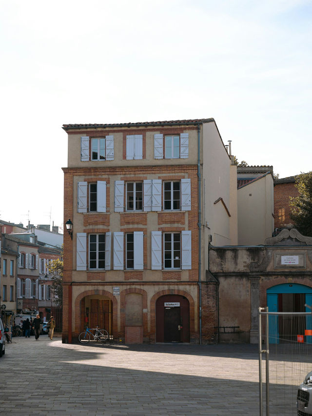 🌸🌊 Weekend Getaway in Nantes: Riverside & Gardens 🚶♀️☀️ 🌸🌊 Weekend Getaway in Nantes: Riverside & Gardens 🚶♀️☀️