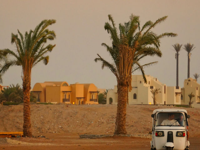 흙벽 사이로 이어지는 고대의 길 흙벽 사이로 이어지는 고대의 길