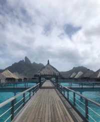 Honeymoon paradise - The St. Regis Bora Bora Resort