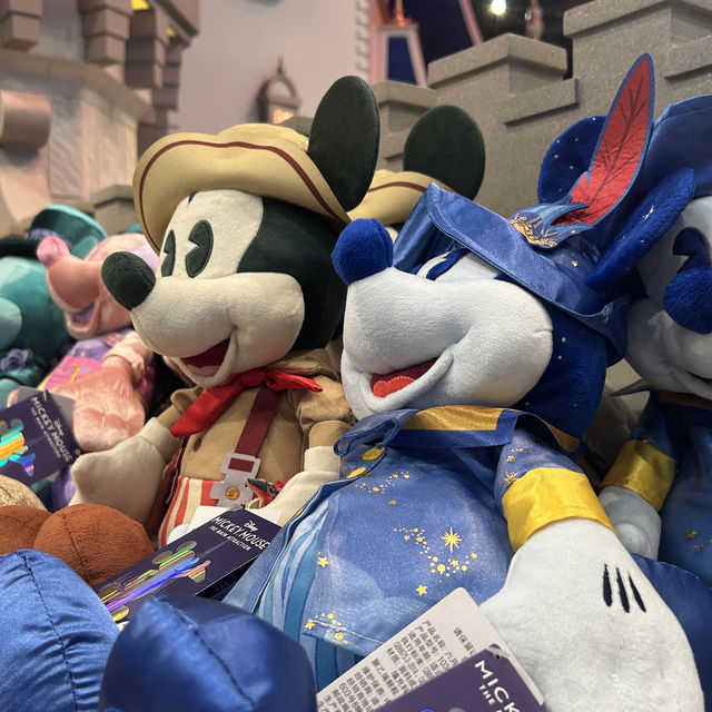 Disney Shanghai Store Perfect for a ☔️ day