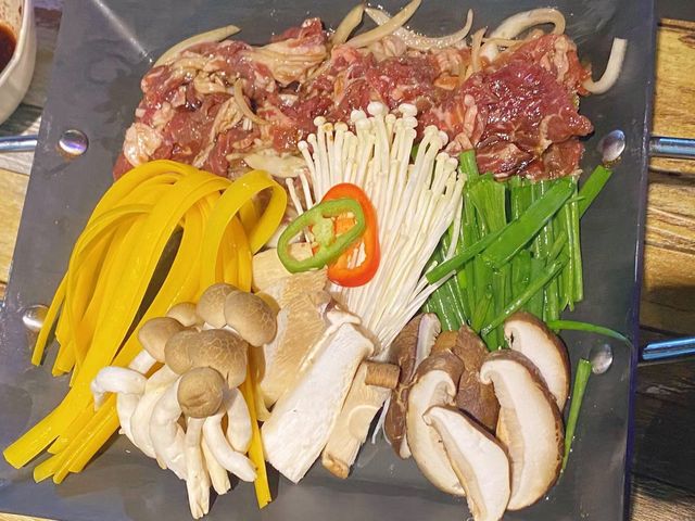 熱辣辣鐵板牛肉 (Rainbow Pocha)