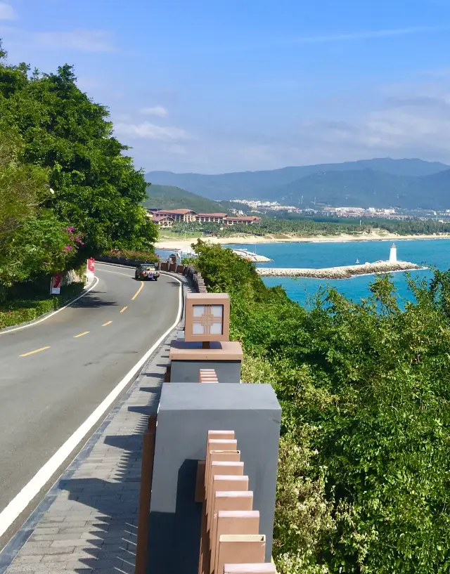 「サンヤ最美の海沿いの道路」- 太陽湾路としてチェックイン