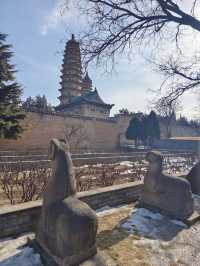 永祚寺，俗稱雙塔寺，始建於明萬曆年間（1573~1620年），依山構築，坐南朝北，由寺院、塔院和碑廊院組成