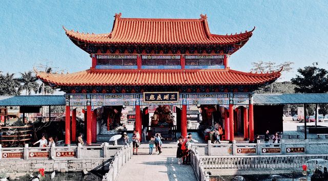獨自漫步在清泉古寺，感受寺廟的煙火氣息！