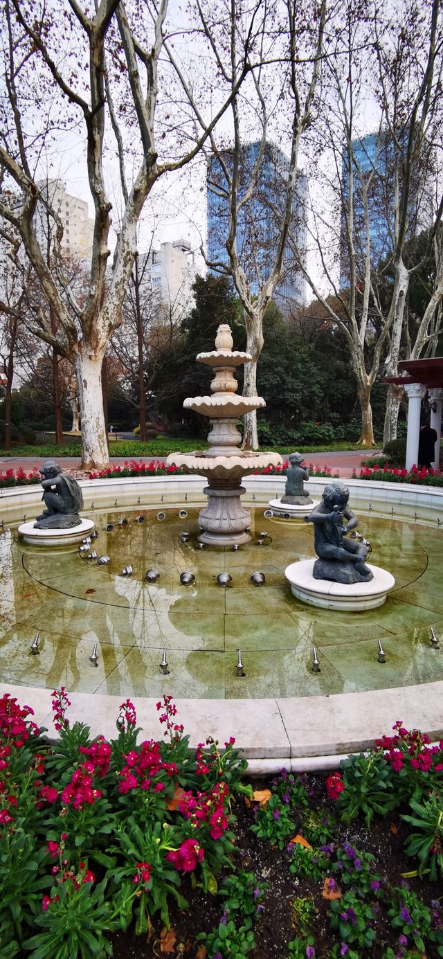 襄陽公園：魔都市中心四度更名的老公園