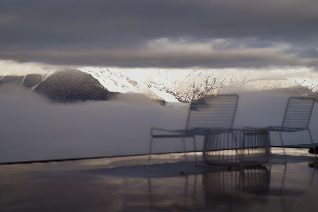 躺在床上看梅里雪山！