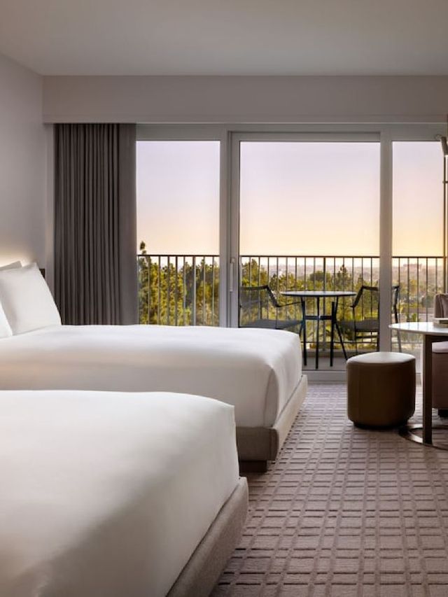 🌟✨ LA's Iconic Fairmont Century Plaza 🏨🌆