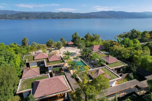 Lake View Pool Villa + Outdoor Garden Hot Spring | Kunming Brilliant Resort