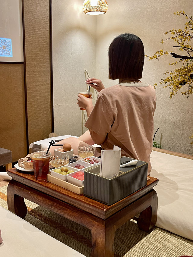 真是難以想像晚上他家如此火爆。