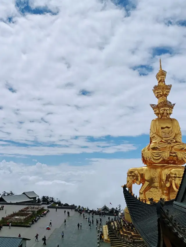 에메이산 여행 가이드, 가족 여행을 위한 먹거리, 숙박, 교통 정보.