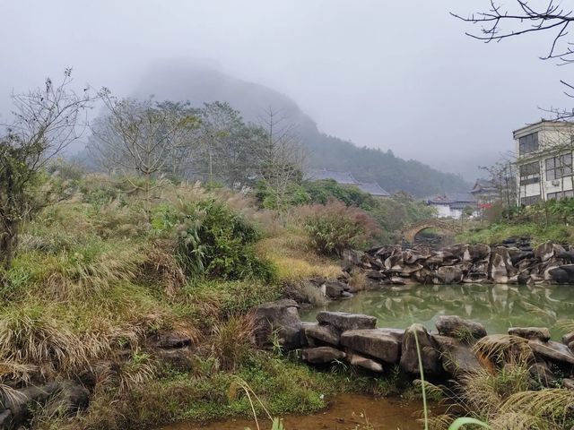 廣西容縣都峤山。