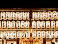⛩️京都八坂神社：夜色中流光溢彩的靈性之地