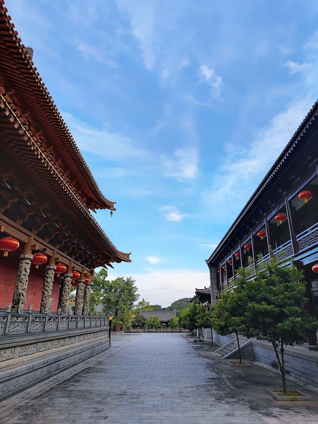 大隱隱於市，臨近城市的桃源。
