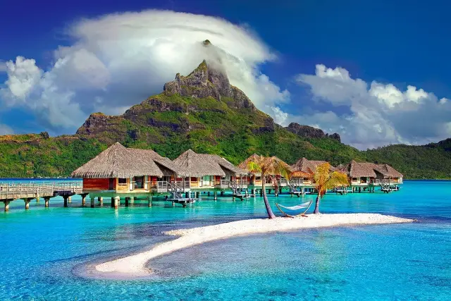 Fall in love with every inch of Tahiti. 