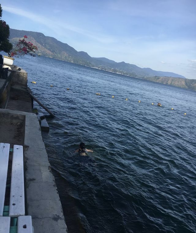 印尼蘇拉卡爾塔多巴湖：自然與文化的完美融合
