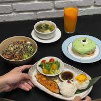 🍽️深圳美食地圖｜華僑城創意園的隱藏版「好食食堂」！演出前必衝の美味據點✨