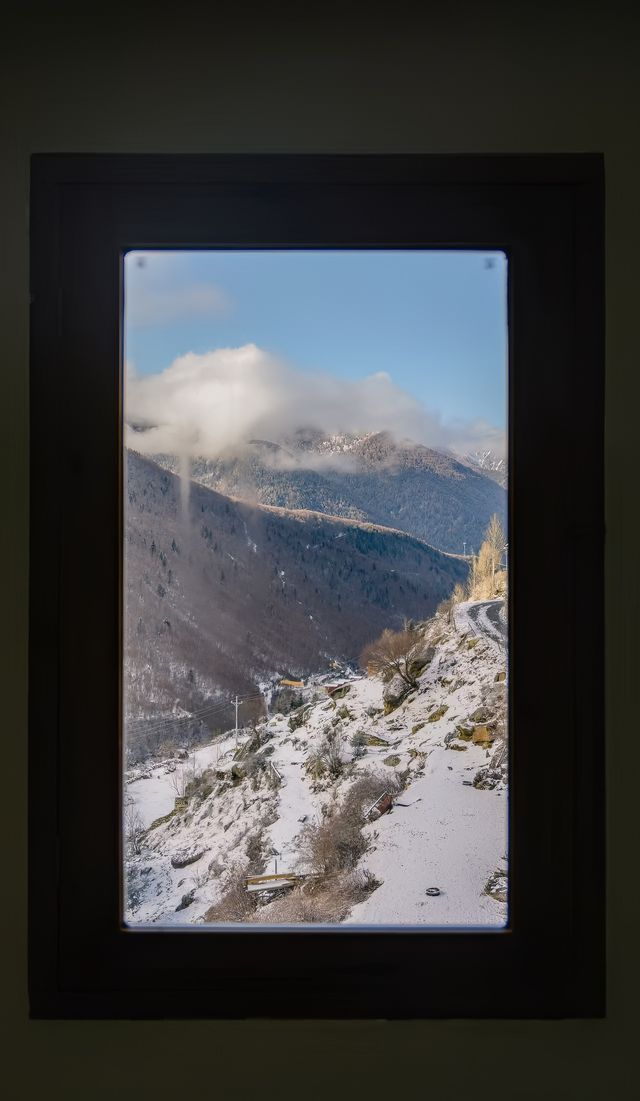 來四姑娘山住我家，幺妹峰會在你枕邊醒來。