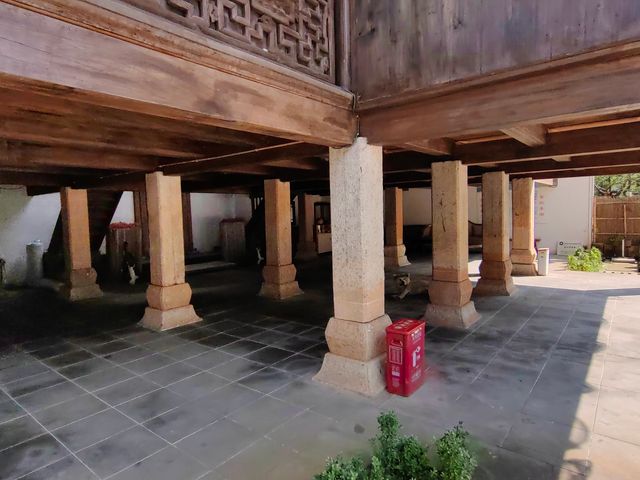 湖南長沙銅官鎮東山寺戲台