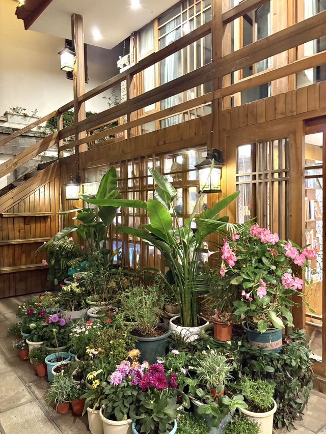 麗江！！住進了莫奈花園客棧裡！！！