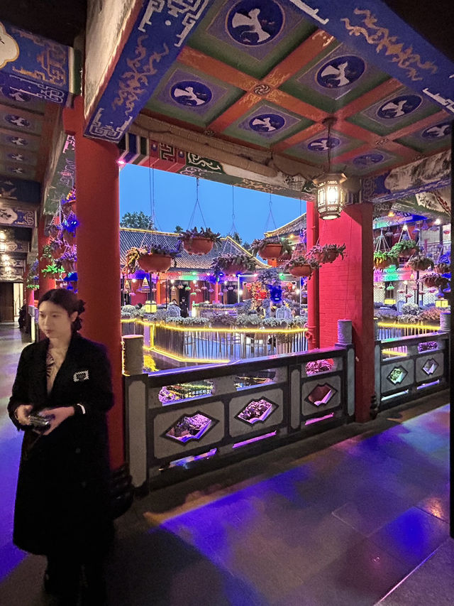 🏯 人生見過的最浮誇四合院|豪華版中式美學現場 🏯 人生見過的最浮誇四合院|豪華版中式美學現場