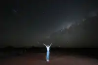 在地球的心臟看日出日落和星空