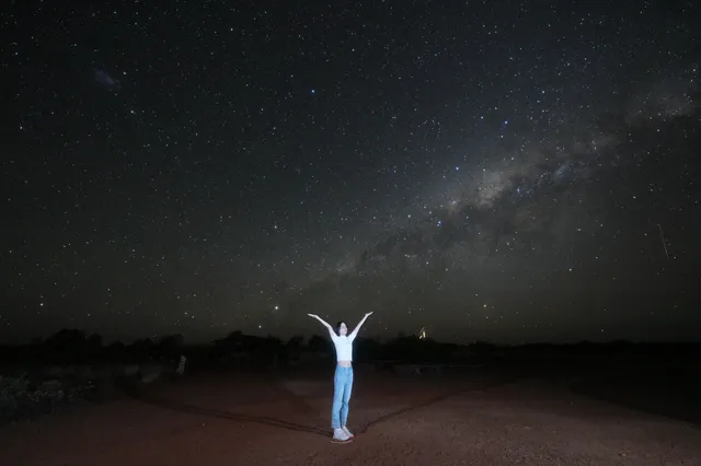 在地球的心臟看日出日落和星空