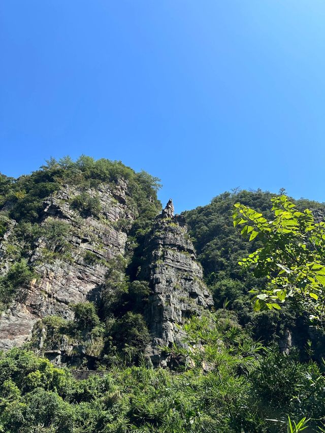 韶關必背瑤寨｜碧水青山映瑤寨 長鼓舞韻醉遊人