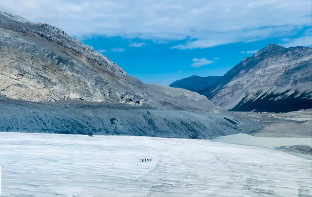 哥倫比亞冰川Columbia Icefield