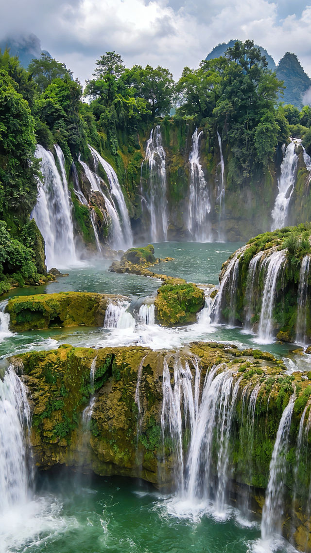 「亞洲第一」跨國瀑布,一腳踏兩國太美了 「亞洲第一」跨國瀑布,一腳踏兩國太美了