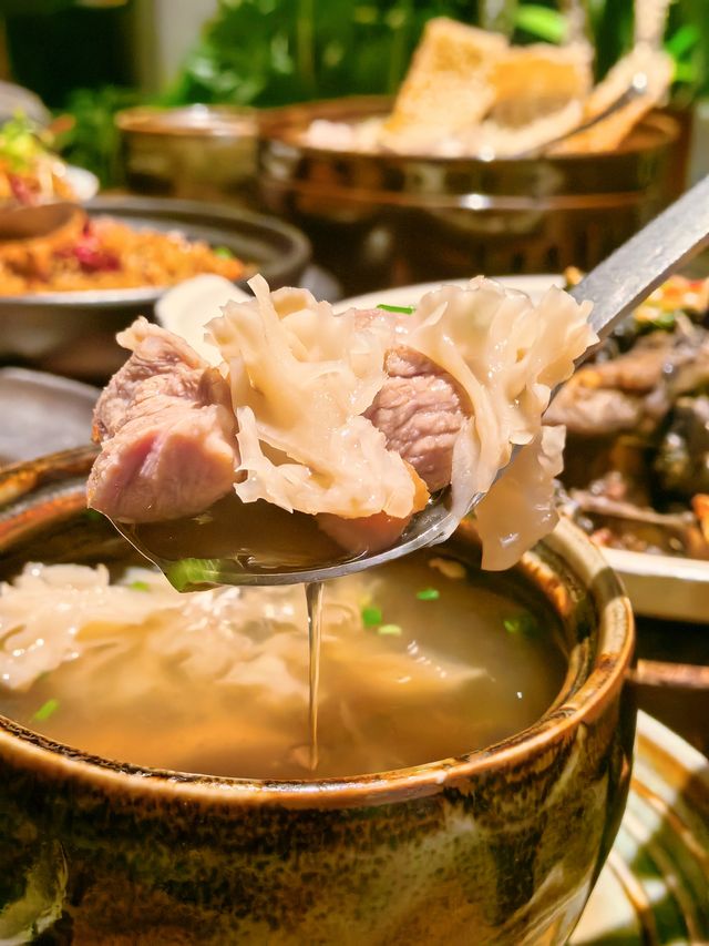 幸福就是！跟好友逛街吃到喜歡的餐廳～