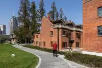 這個校園很美，而且沒有圍牆