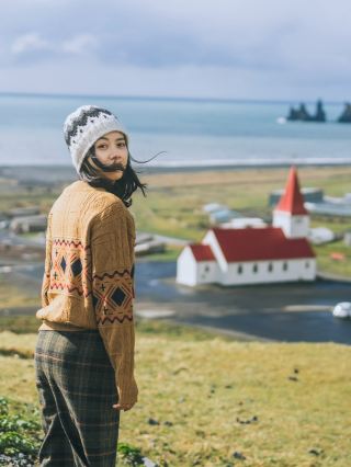 아이슬란드 비크 마을 필수 방문지! 절경의 검은 모래 해변 & 환상적인 붉은 지붕 교회