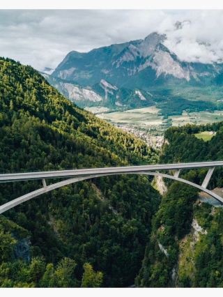 氷と火の奇跡のタミナ峡谷